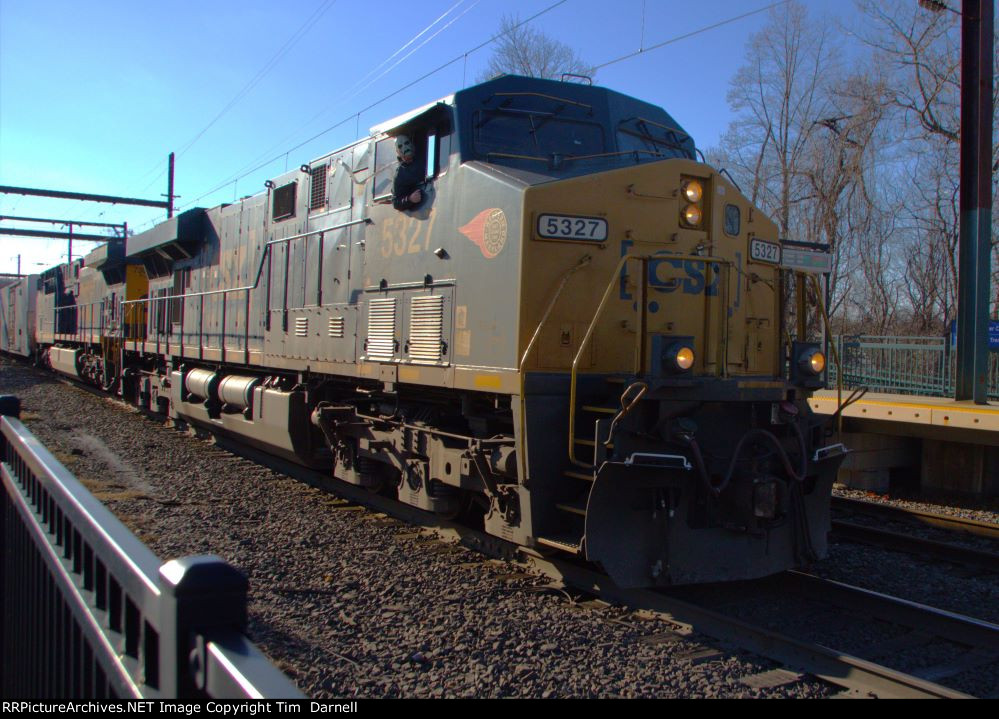 CSX 5327 leads I032